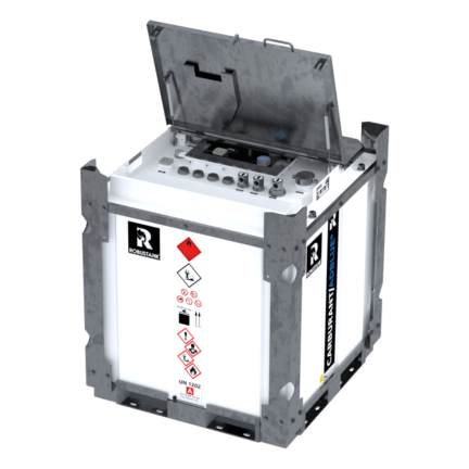 Cuve mobile de stockage carburant et AdBlue Robustank, solution logistique sécurisée proposée par Revolt Location.